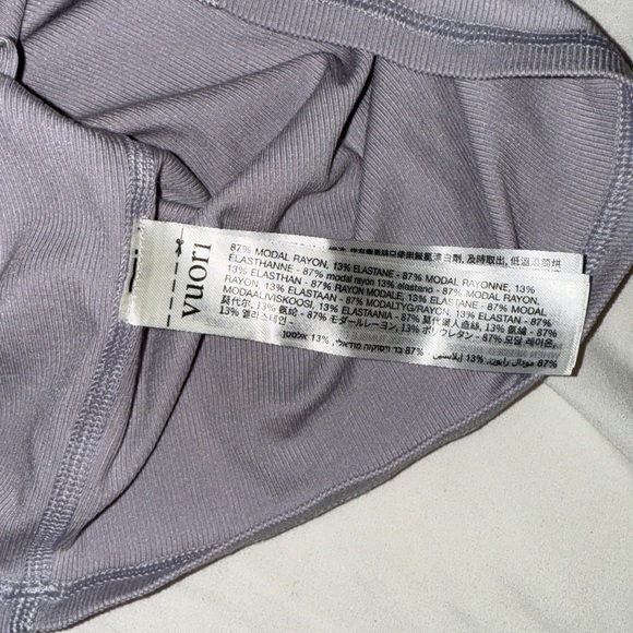 Like New Vuori Long Sleeve Pose Crew - Picture 8 of 8